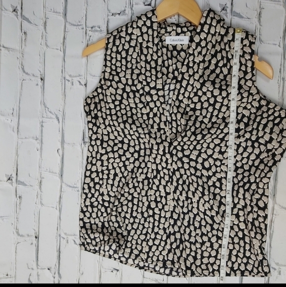Calvin Klein Sleeveless V-neck Top‎ - Picture 8 of 11